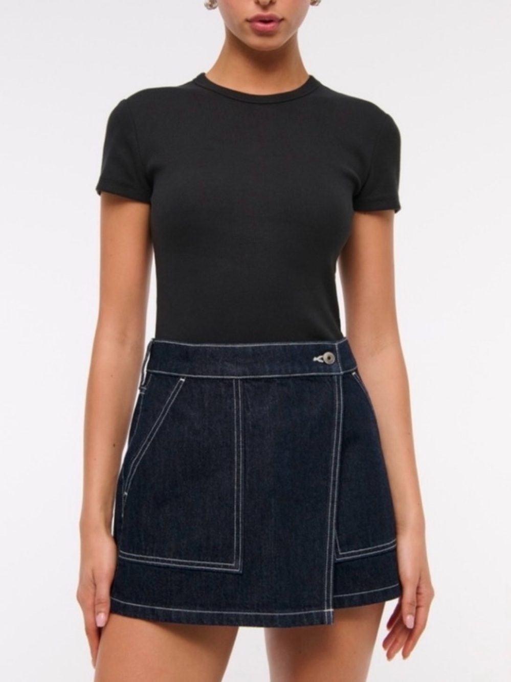 NWOT- Abercrombie & Fitch Dark Indigo Denim Mini Skirt Size 25 - Picture 2 of 6